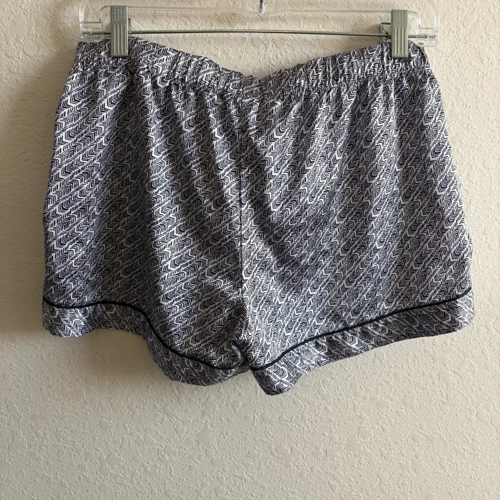Victoria's Secret Navy Abstract Print satin pajama shorts elastic waist size S